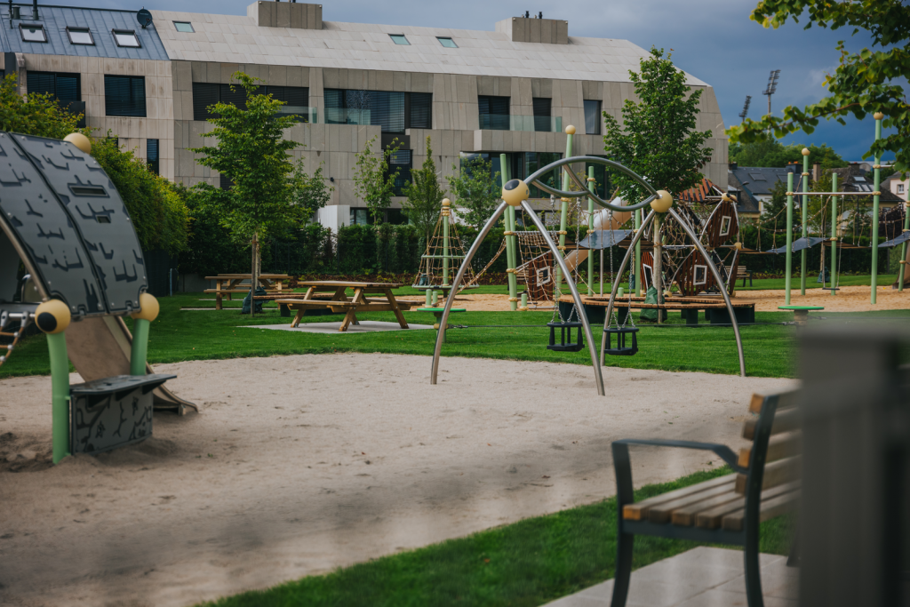 Image de l'aire de jeux situé à Belair, aménagée en 2024 par la Ville