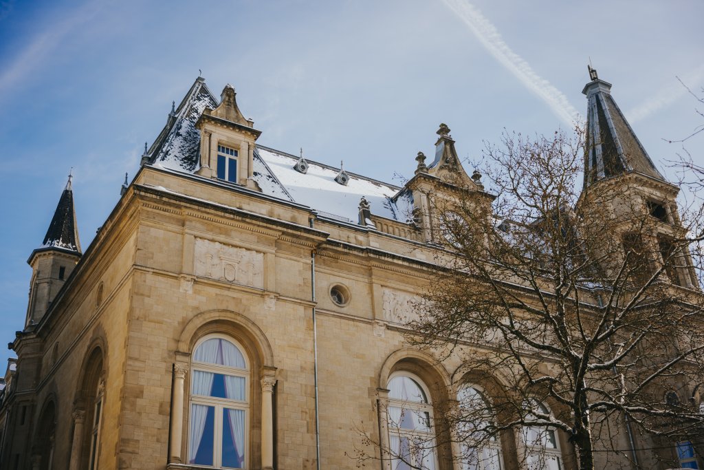 Photo du bâtiment en hiver