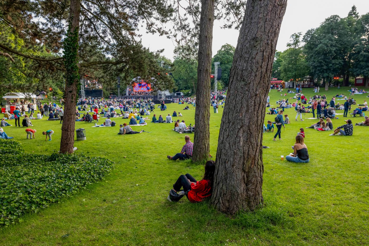 Photo prise lors de l'événement sur la Kinnekswiss. Photo de la scène et des spectateurs.