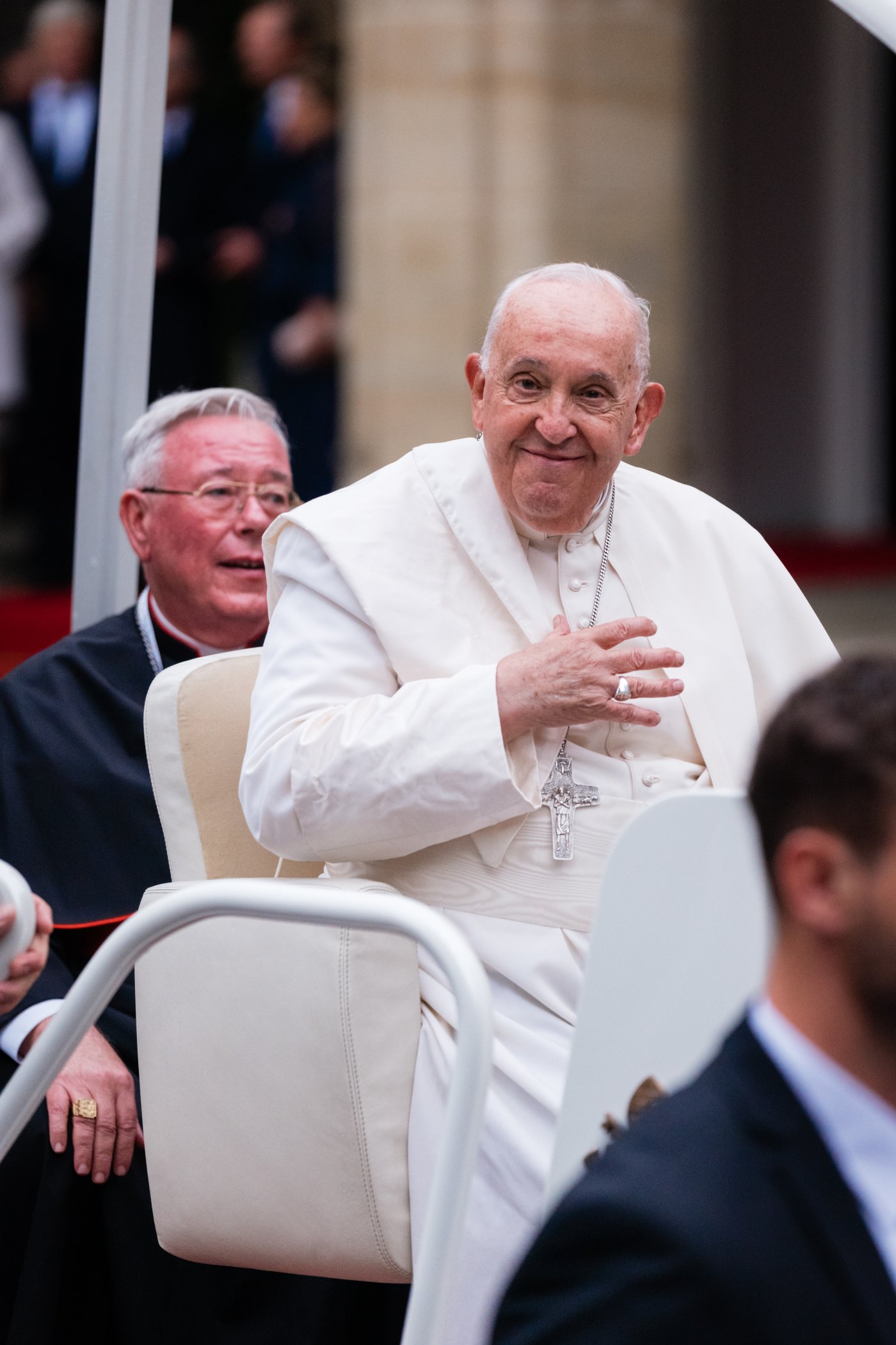 Parcours en papamobile de Sa Saintete le pape Francois