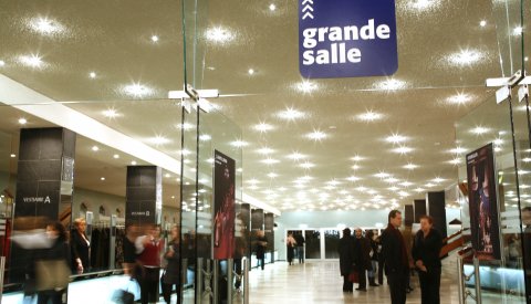 public dans le foyer du Grand Théâtre de la Ville de Luxembourg