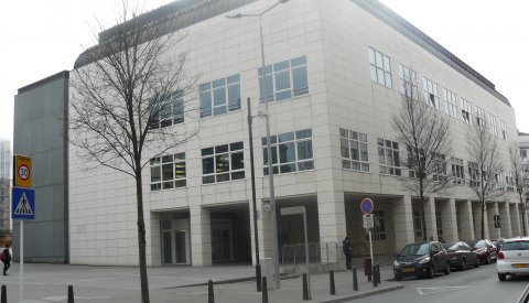 façade du hall omnisports Gare