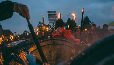 cortège de la retraite aux flambeaux la veille de la Fête Nationale