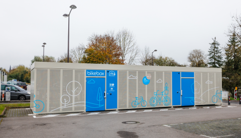 Image de la cage à vélos placée sur le P+R Bouillon