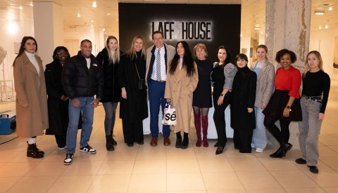 Image de groupe pris lors de l'inauguration du Pop-Up Store Taff House